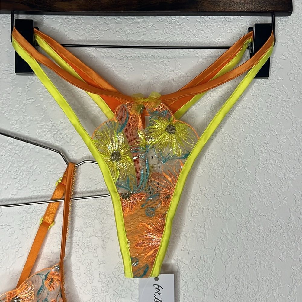 NWT For Love and Lemons Waterlily Embroidered Corset Brassiere and Thong - Picture 6 of 10